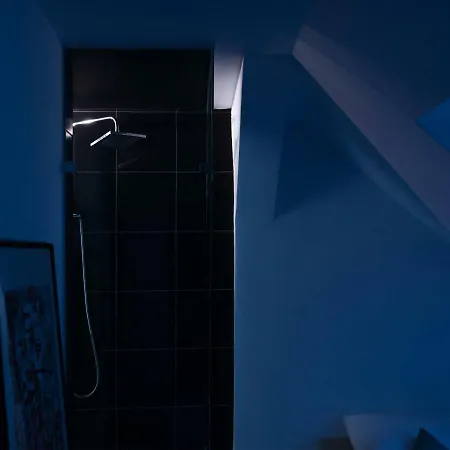 Neon Apartment *