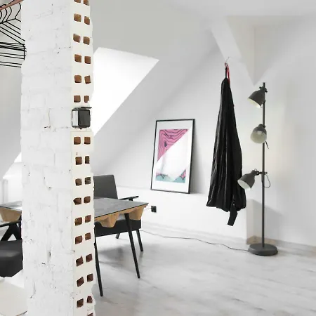 Apartment Neon *
